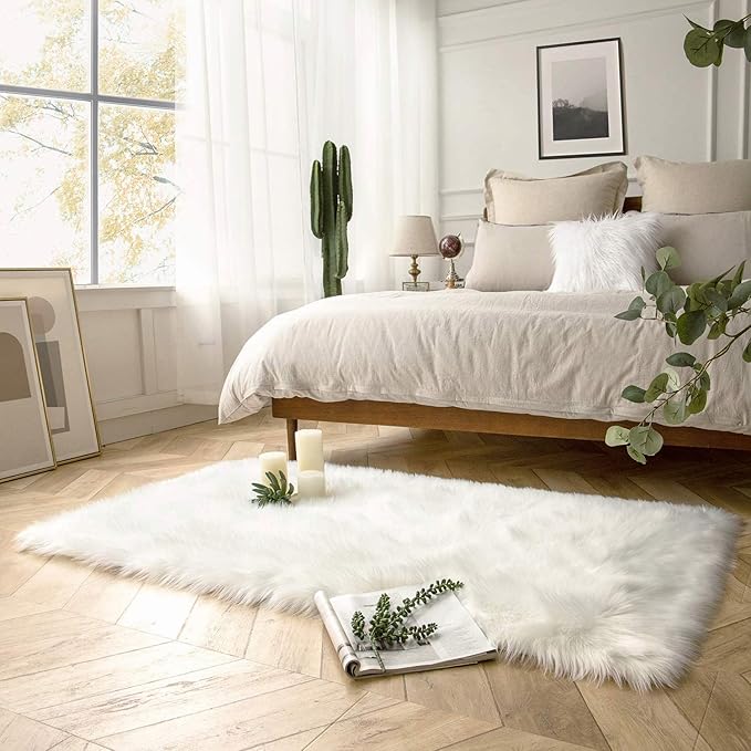 Ashler faux fur rug, Fluffy Shaggy Area Rug Ultra Soft 3 x 5 Feet Rectangle Fur Rug White Fuzzy Rug Machine Washable Shag Rug, Nursery Decor Throw Rugs for Bedroom, kids room, Living Room
