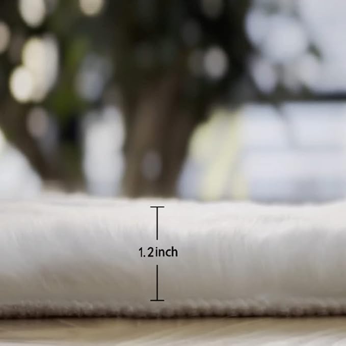 White Fluffy Round Rug 5ft for Bedroom Circle Faux Rabbit Washable Fur Area Rugs for Living Room Nursery Rug