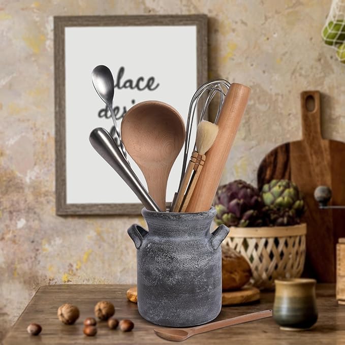 Quoowiit Ceramic Rustic Farmhouse Vase, Distressed Decorative Flower Vases for Home Decor, Ideal Shelf Decor, Black Boho Vase for Living Room Bedroom Kitchen Office Centerpiece Table Decorations