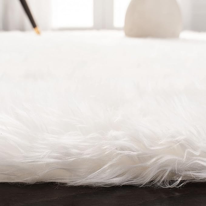SAFAVIEH Faux Sheep Skin Collection 9' x 12' Ivory FSS235A Silken Glam 2.35-inch Thick Area Rug