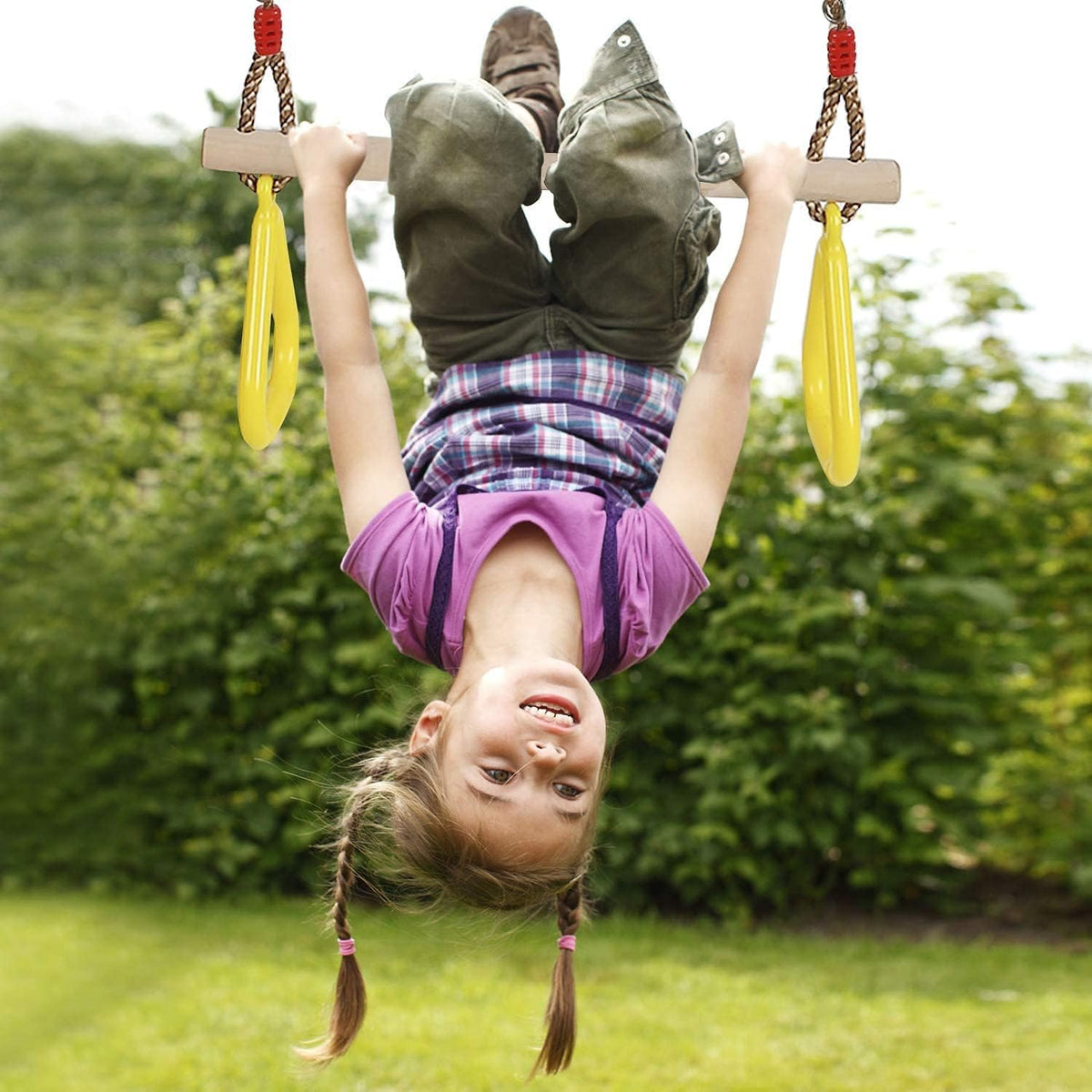 PELLOR Playground Children's Wooden Trapeze Swing Bar with Plastic Gym Rings Swing Set for Indoor & Outdoor Fun