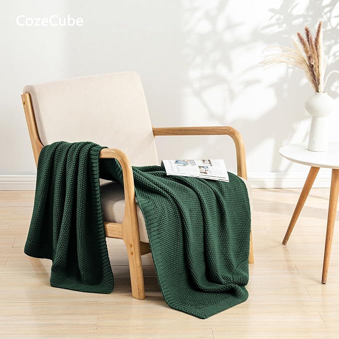 CozeCube Christmas Green Throw Blanket for Couch, Soft Cozy Cable Knit Throw for Bed Sofa Living Room, Lightweight Warm Decorative Farmhouse Christmas Blanket, 60"x80", Emerald Green