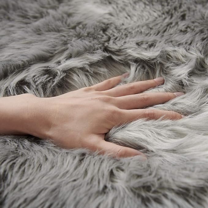 SERISSA Soft Fluffy Rug Grey Faux Sheepskin Fur Rug Shaggy Area Rug for Bedroom Floor Living Room 3x5 Feet