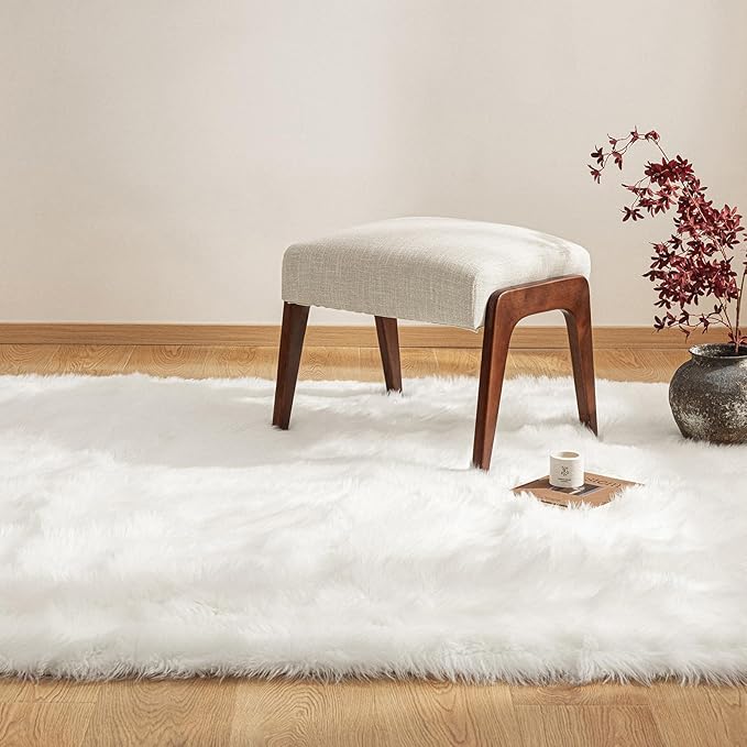 Ashler faux fur rug, Fluffy Shaggy Area Rug Ultra Soft 3 x 5 Feet Rectangle Fur Rug White Fuzzy Rug Machine Washable Shag Rug, Nursery Decor Throw Rugs for Bedroom, kids room, Living Room