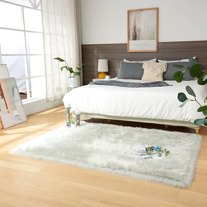 EasyJoy Ultra Soft Fluffy Shaggy Area Rug Faux Fur Rug Chair Cover Seat Pad Fuzzy Area Rug for Bedroom Floor Sofa Living Room (4 x 6 ft Rectangle, Light Grey