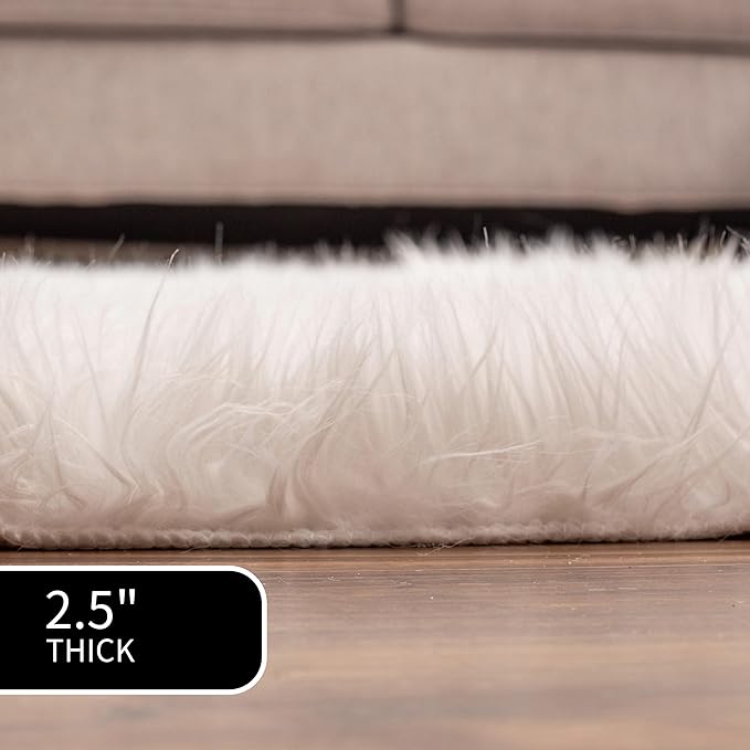 Super Area Rugs White Faux Sheepskin Rug, Large 6 x 9 Feet Living Room Rug, Soft Carpet for Bedroom, Machine Washable Floor Covering