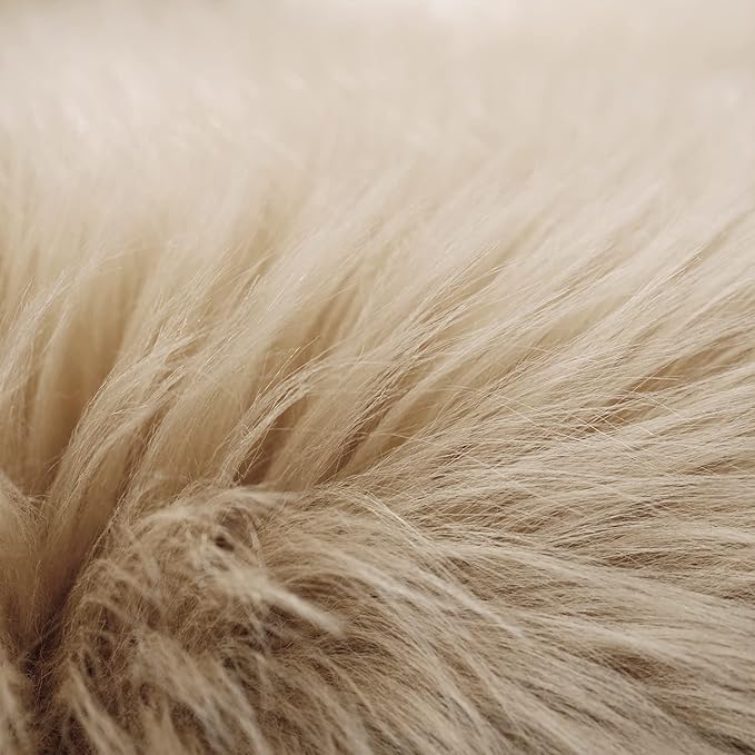 SERISSA Soft Round Faux Sheepskin Fur Area Rug Beige Circle Fluffy Rugs Circular Shaggy Rug Plush Circle Carpet Play Mats for Kids Girls Room Princess Castle Christmas, 5ft Diameter