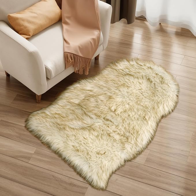 Ciicool Faux Sheepskin Rugs Soft Faux Fur Rug White Gradient Dark Green Fluffy Chair Couch Cover Fuzzy Carpet for Bedroom Floor Sofa Living Room 2x3 Feet