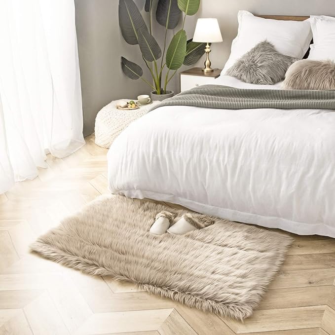Ashler faux fur rug, Fluffy Shaggy Area Rug Ultra Soft 2.2 x 4 Feet Rectangle Fur Rug, Beige Fuzzy Rug Machine Washable Shag Rug, Nursery Decor Throw Rugs for Bedroom, kids room, Living Room