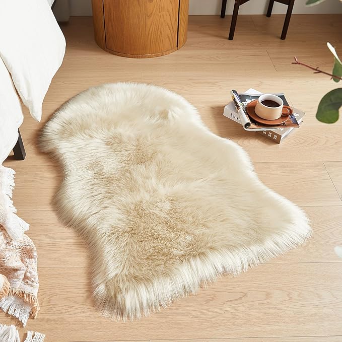 AMTOVO Faux Fur Rug, Beige Small Area Rug, Fluffy Sheepskin Rug, Fuzzy Ultra Soft 2 x 3 ft Shag Rugs for Bedroom Sofa Throw Cushion Room Decor, Sheepskin