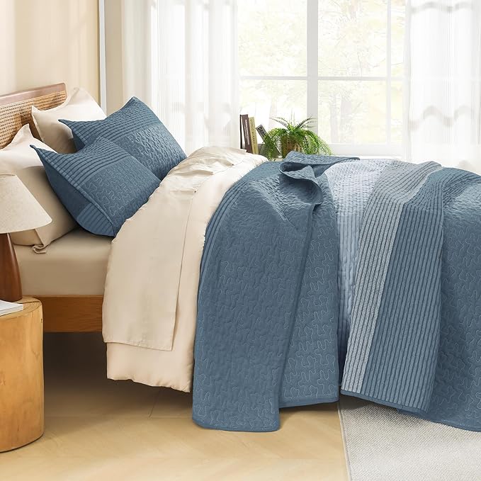 Litanika Oversized King Quilt Set Blue Linen, 120x98 Stripe Bedspread Coverlet 3 Pieces, Blue Linen Lightweight Quilted Bedding Set for All Season(Oversized King-1 Quilt, 2 Pillowcases)