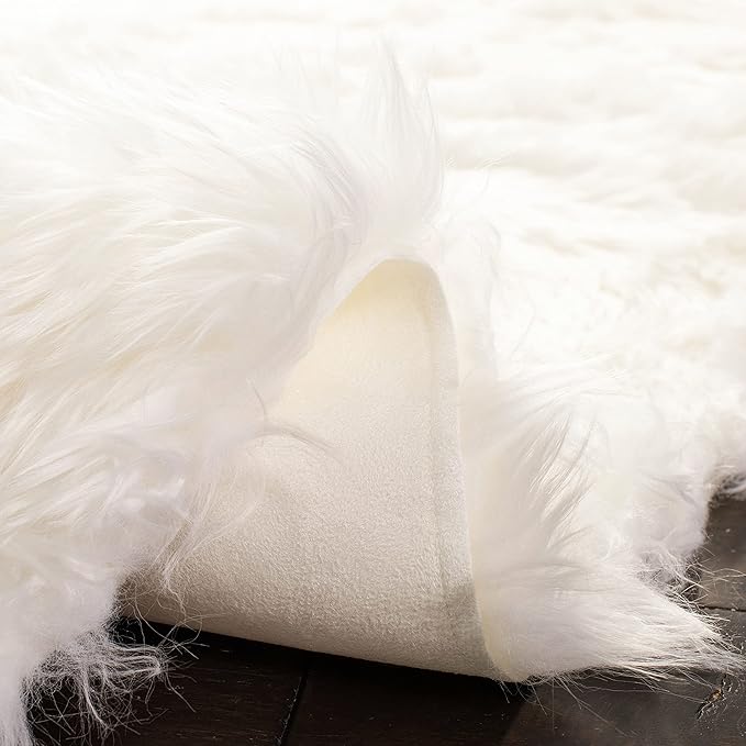 SAFAVIEH Faux Sheep Skin Collection Runner Rug - 2'6" x 8', Ivory, Silken Glam Design, Non-Shedding & Easy Care, 2.35-inch Thick Ideal for High Traffic Areas in Living Room, Bedroom (FSS235A)