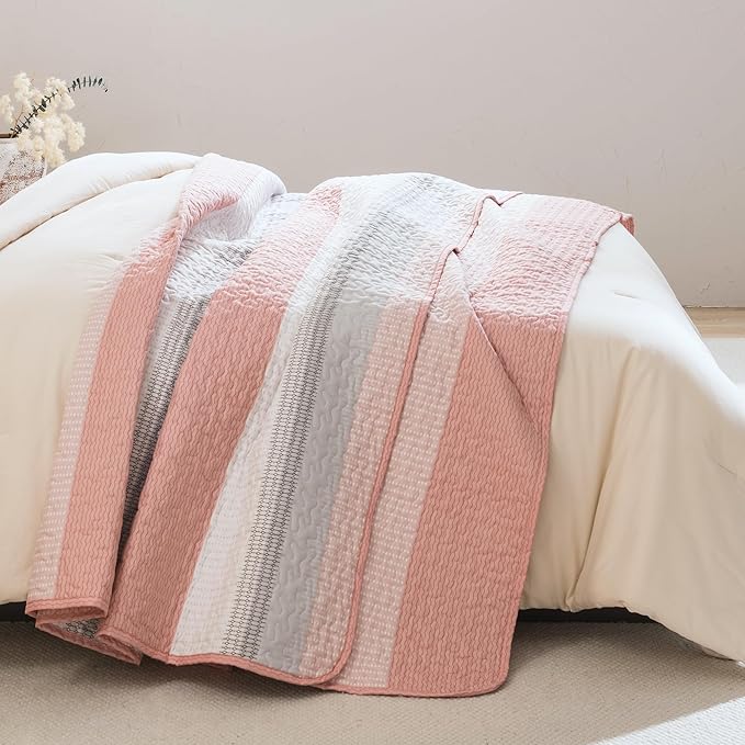 Litanika Quilt Queen Size Pink, Stripe Patchwork Summer Bedspread Coverlet 3 Pieces, Soft Lightweight Microfiber Quilted Bedding Set for All Season(1 Quilt, 2 Pillowcases)