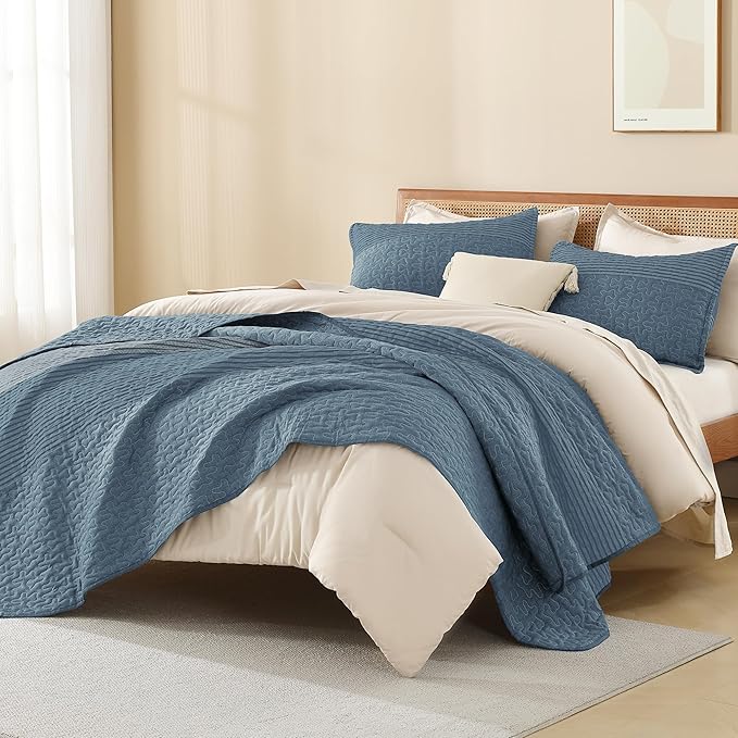 Litanika Oversized King Quilt Set Blue Linen, 120x98 Stripe Bedspread Coverlet 3 Pieces, Blue Linen Lightweight Quilted Bedding Set for All Season(Oversized King-1 Quilt, 2 Pillowcases)