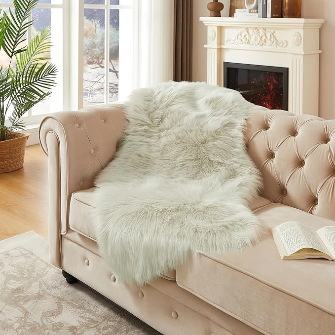 AMTOVO Faux Fur Rug, Light Grey Area Rug, Fluffy Sheepskin Rug, Fuzzy Ultra Soft 2 x 4 ft Shag Rugs for Bedroom Sofa Throw Cushion Room Decor, Sheepskin