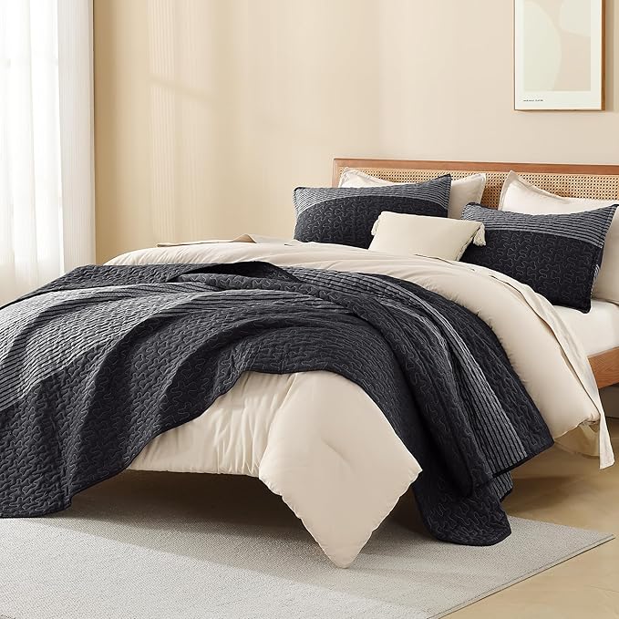 Litanika Oversized Queen Quilt Set Black and White, 98x98 Stripe Bedspread Coverlet 3 Pieces, Black and White Lightweight Quilted Bedding Set for All Season(Oversized Queen-1 Quilt, 2 Pillowcases)