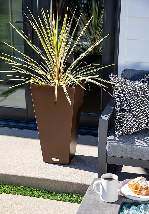 Veradek V-Resin Indoor/Outdoor Taper Planter (26 inch, Espresso)