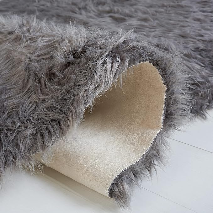 SAFAVIEH Faux Sheep Skin Collection Runner Rug - 2'6" x 6', Grey, Silken Glam Design, Non-Shedding & Easy Care, 2.35-inch Thick Ideal for High Traffic Areas in Living Room, Bedroom (FSS115D)