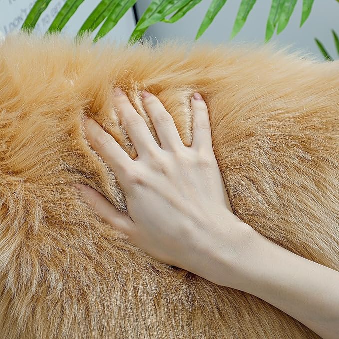 Faux Fur Rug Sheepskin Shag Fluffy Fuzzy Beige 2x3 ft Small Rugs for Bedroom Bedside Bed Floor Living Room Plush High-Density Cushion Carpet Super Sofa Cover