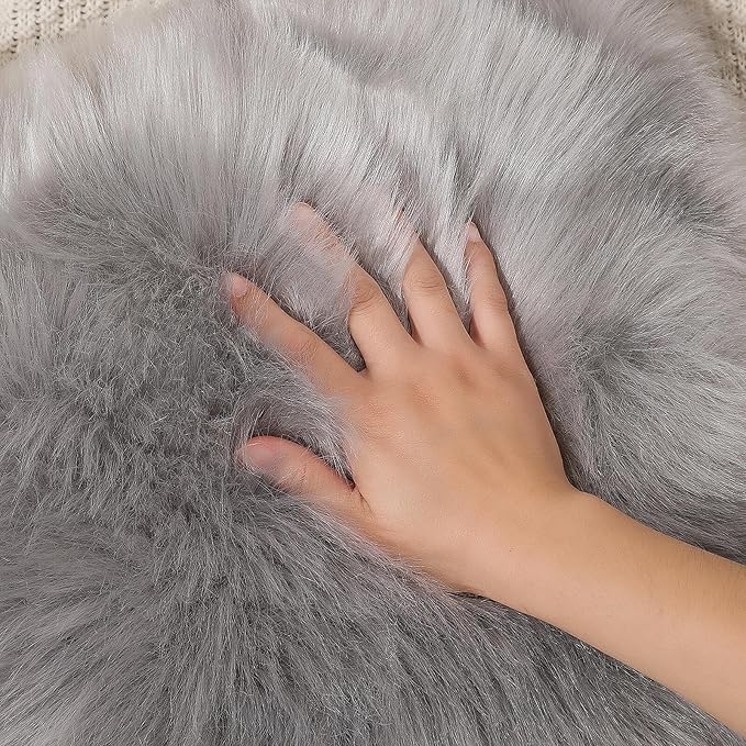 Faux Fur Rug Sheepskin Shag Fluffy Fuzzy Grey 4x6 ft Rugs for Bedroom Bedside Bed Floor Living Room Plush High-Density Cushion Carpet Super Sofa Cover