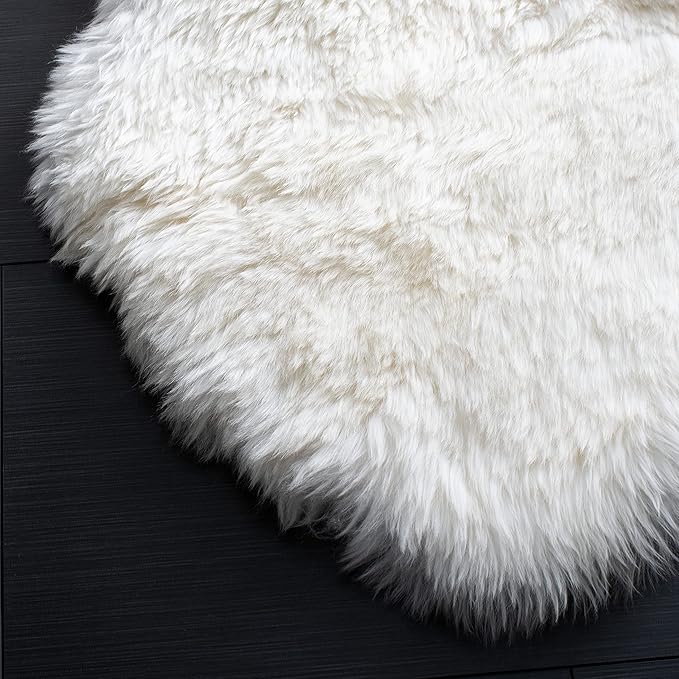 SAFAVIEH Sheep Skin Collection Area Rug - 8' Square, Natural & White, Handmade Rustic Glam Genuine Pelt, 3.4-inch Thick Ideal for High Traffic Areas in Living Room, Bedroom (SHS211A)