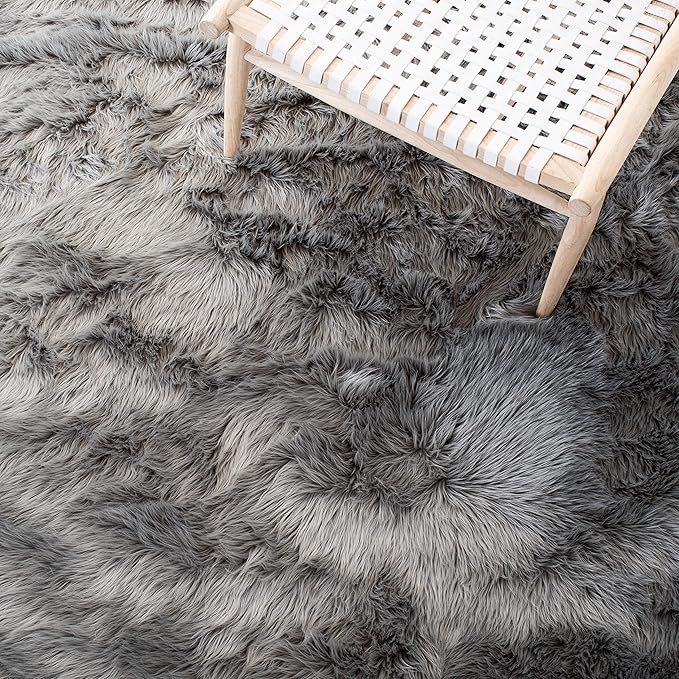 SAFAVIEH Faux Sheep Skin Collection Runner Rug - 2'6" x 8', Grey, Silken Glam Design, Non-Shedding & Easy Care, 2.35-inch Thick Ideal for High Traffic Areas in Living Room, Bedroom (FSS235D)